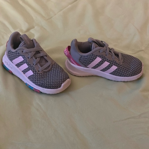 Adidas shoes - Picture 1 of 5